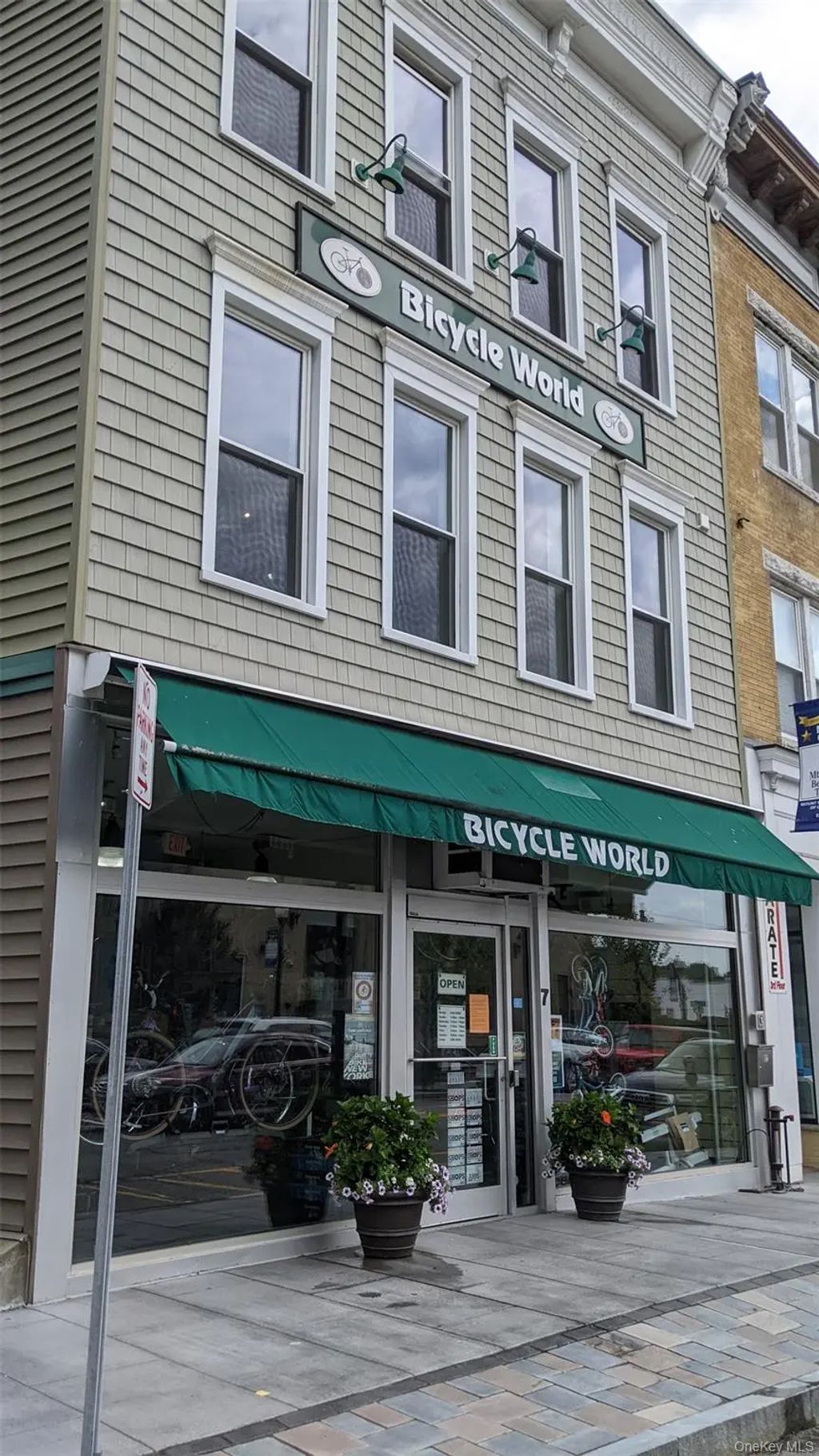 7 E Main Street, Mount Kisco