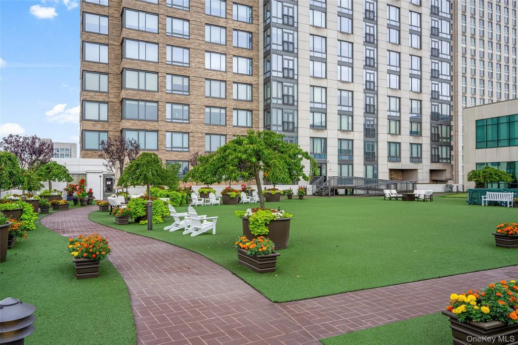 10 City Place # 29h, White Plains