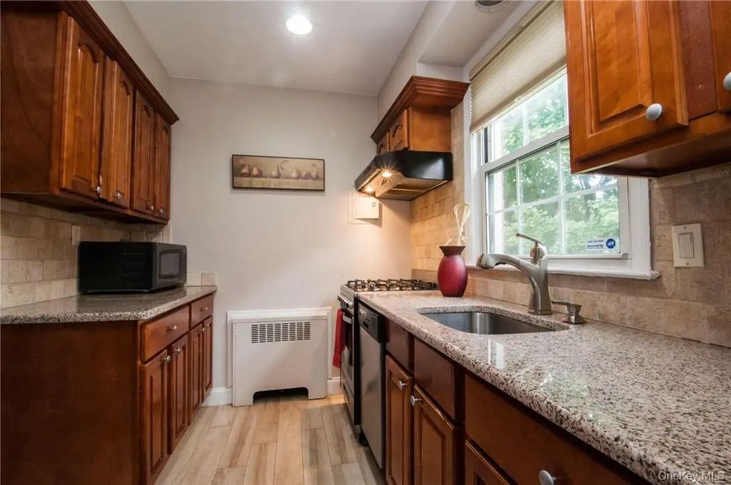 111 N Broadway # D5, White Plains