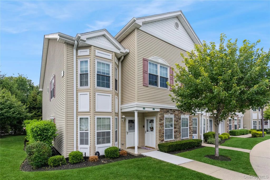 117 Spring Drive, East Meadow