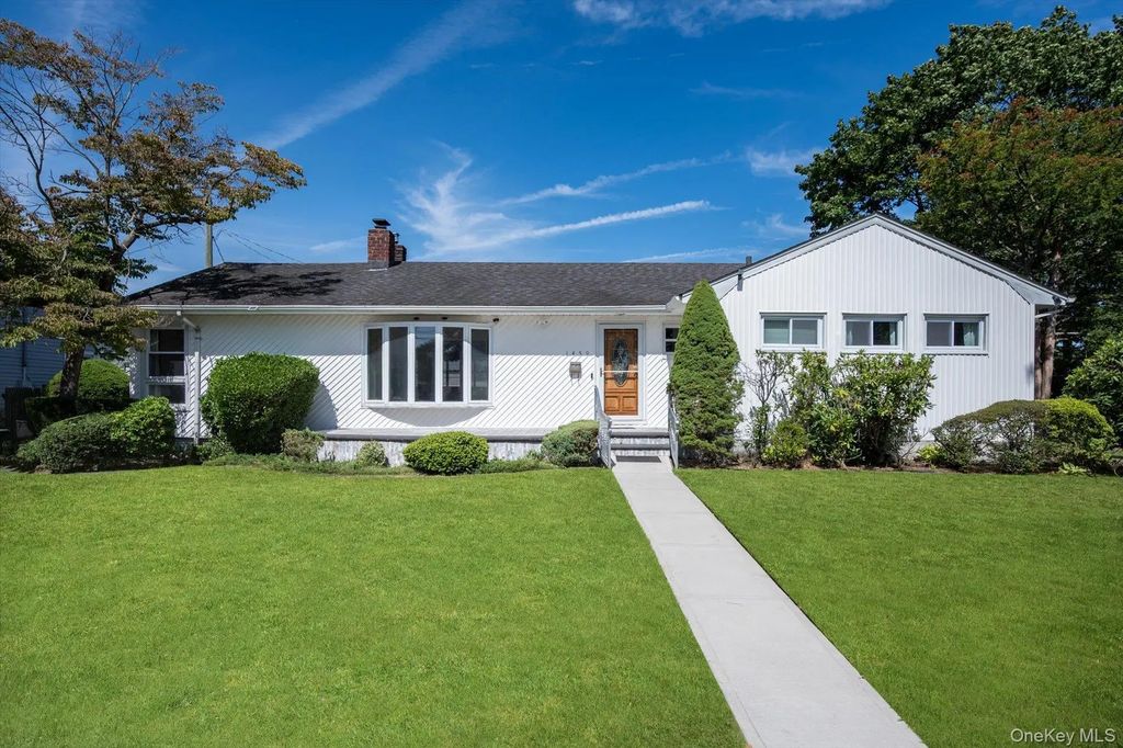 1459 Prospect Avenue, East Meadow