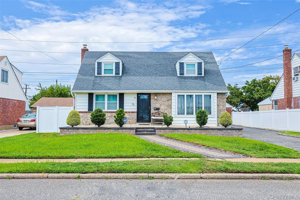 109 Aaron Drive, East Meadow