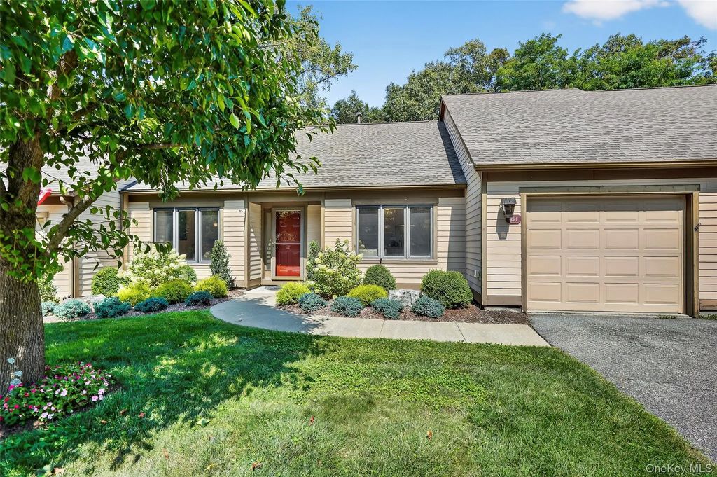 406 Heritage Hills Drive # C, Somers