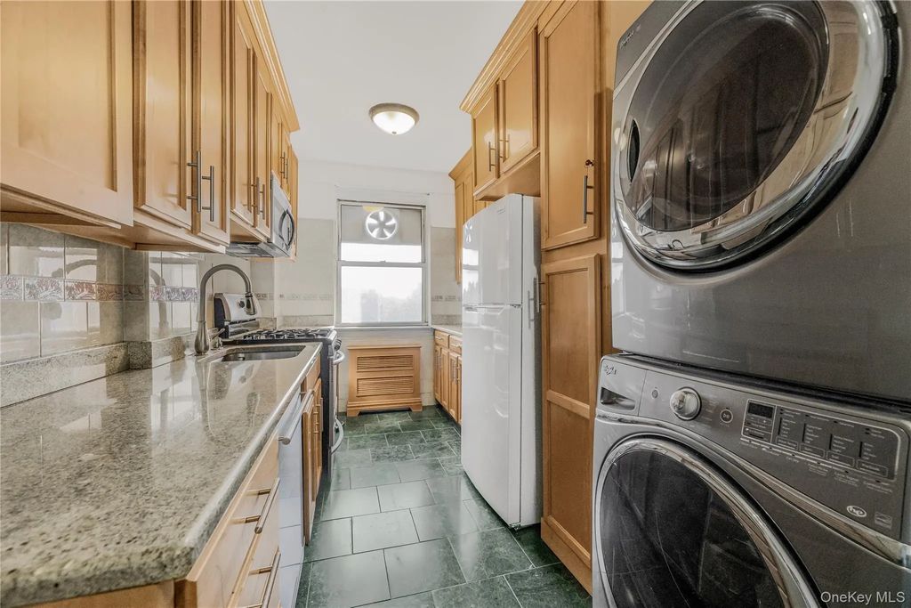 3725 Henry Hudson Parkway # 6d, Bronx