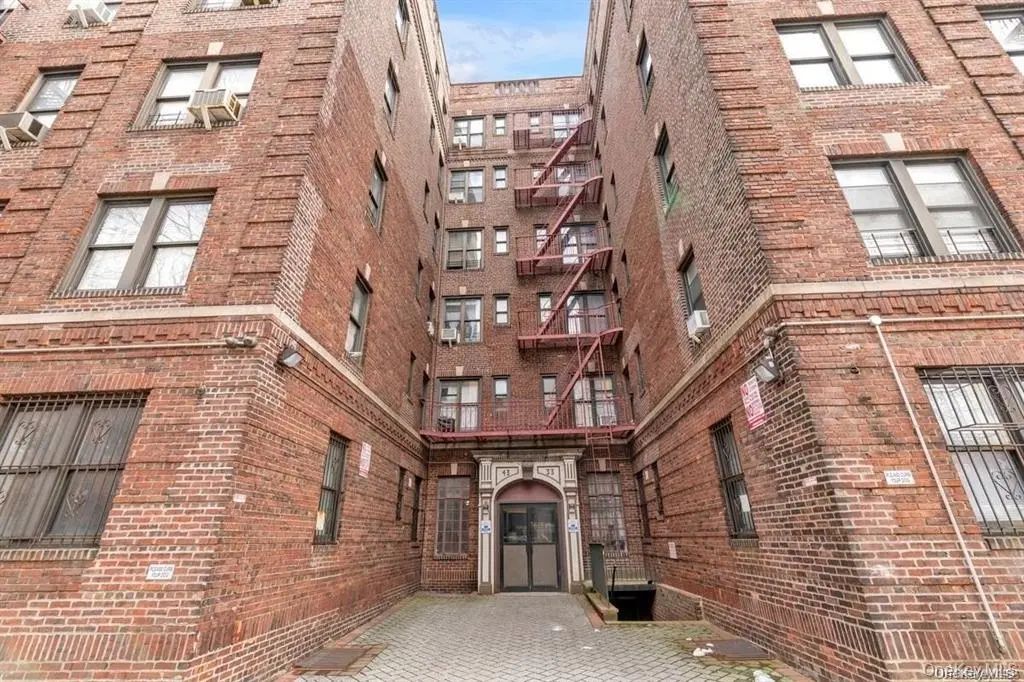 4333 48th Street # 3c, Sunnyside