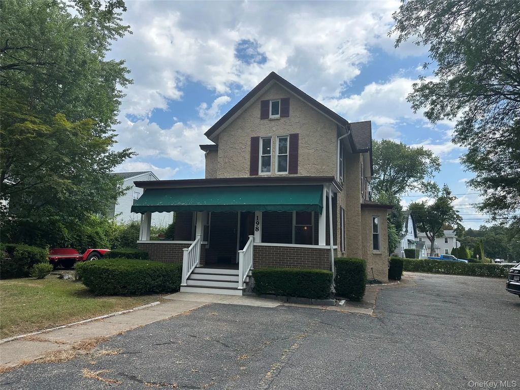 198 Orange Avenue # 1, Suffern