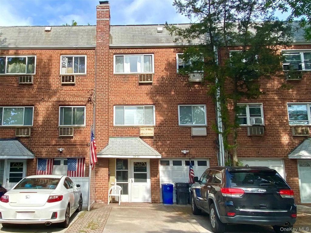 84-05 266th Street, Floral Park