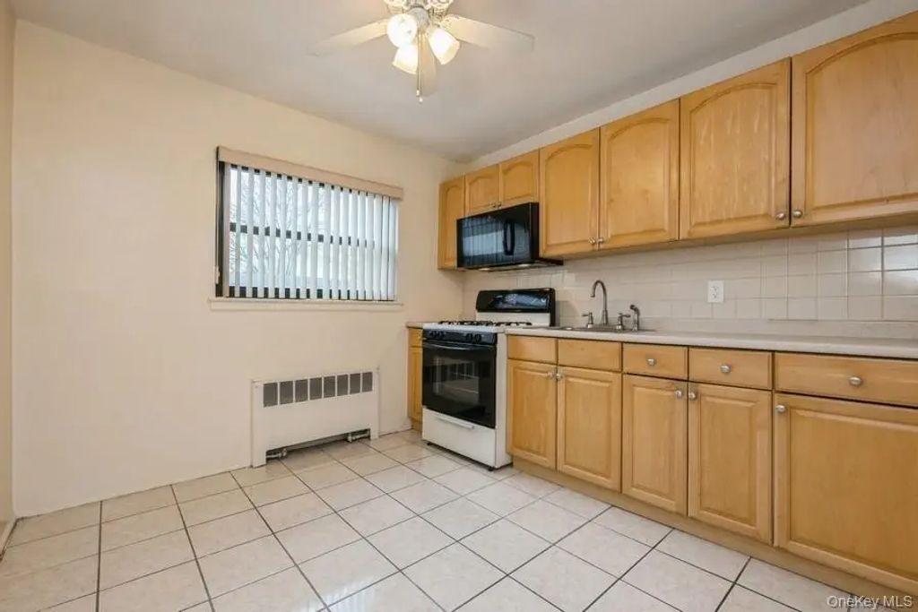 73-21 220th Street # 139b2, Oakland Gardens