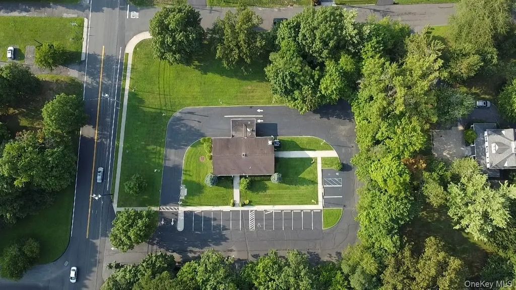 230 N Middletown Road, Pearl River