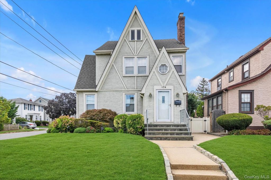 174 N Grove Street, Valley Stream