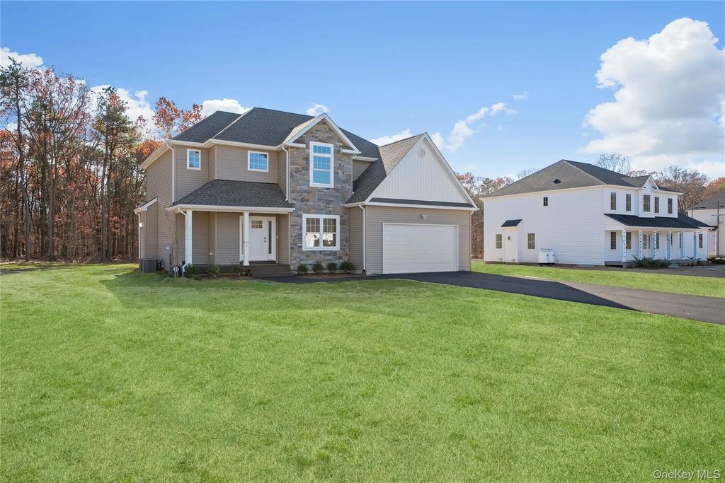 2 Fourth Avenue, Centereach