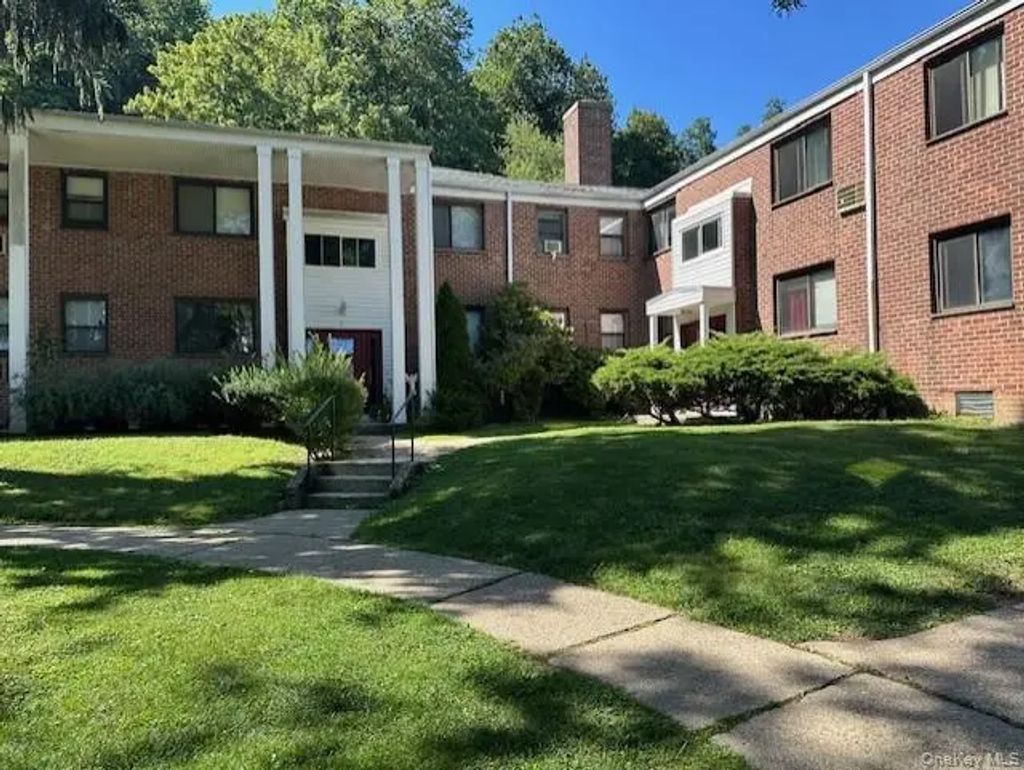 5 Lawrence Drive # A, White Plains