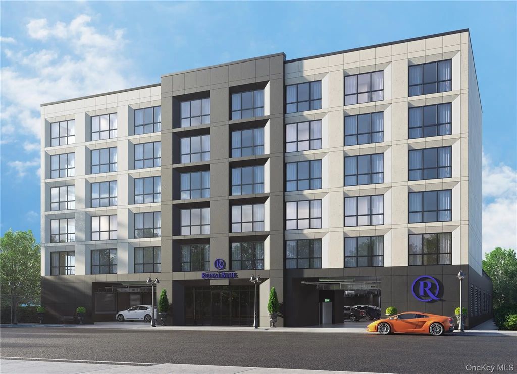 101 Searing Avenue 205, Mineola