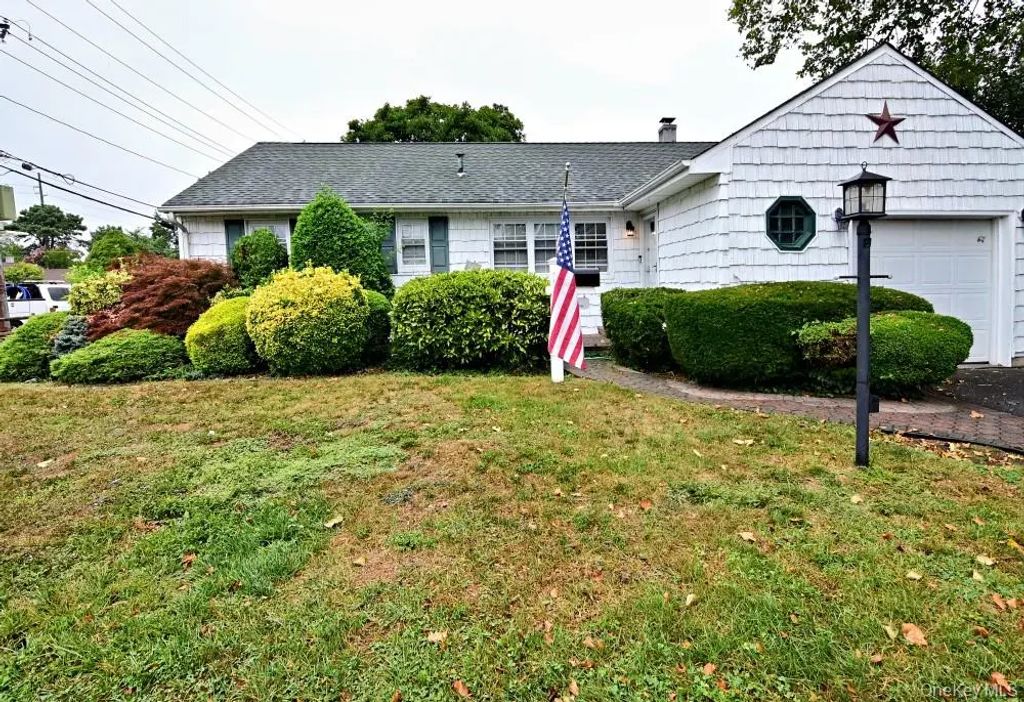 3 N Brook Drive, Valley Stream
