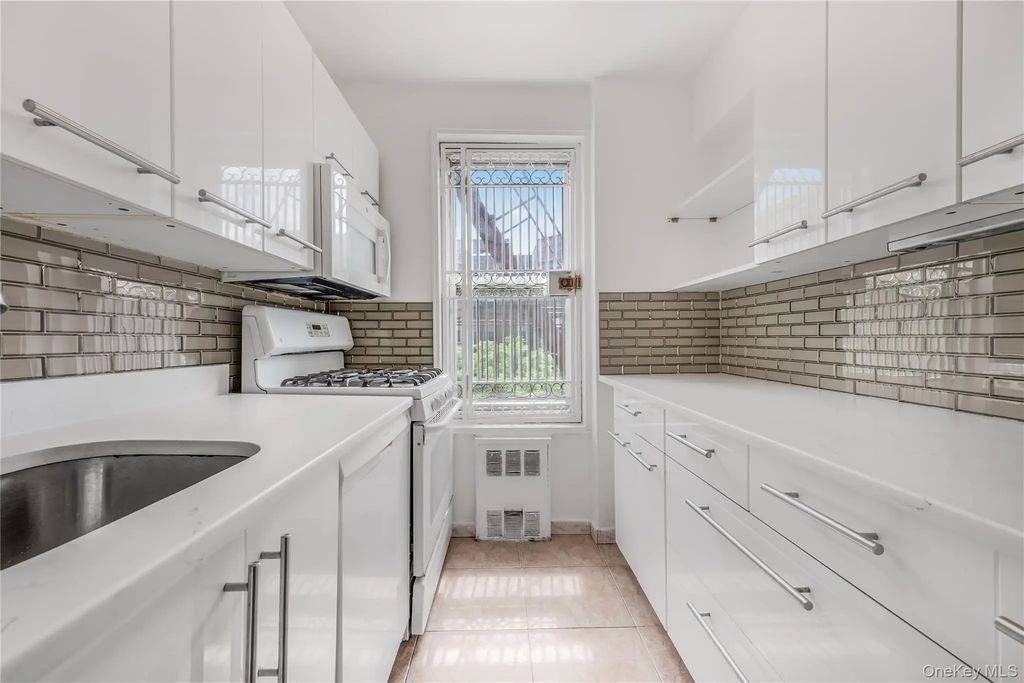 72-10 112 Street # 5h, Forest Hills