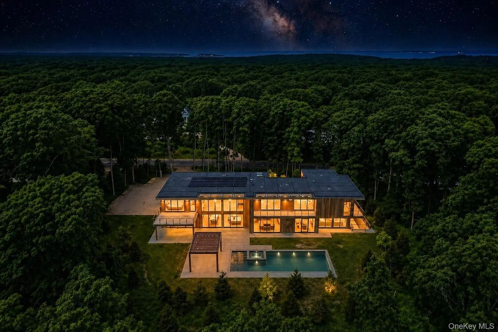 16 Arbor Path, Amagansett