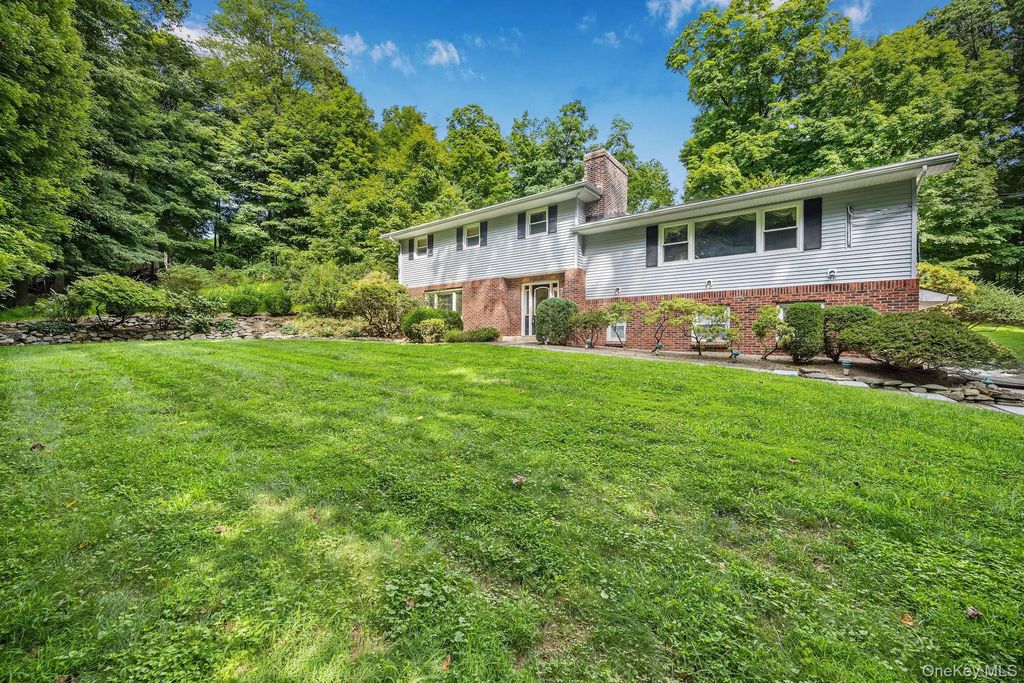 1007 Haverstraw Road, Suffern