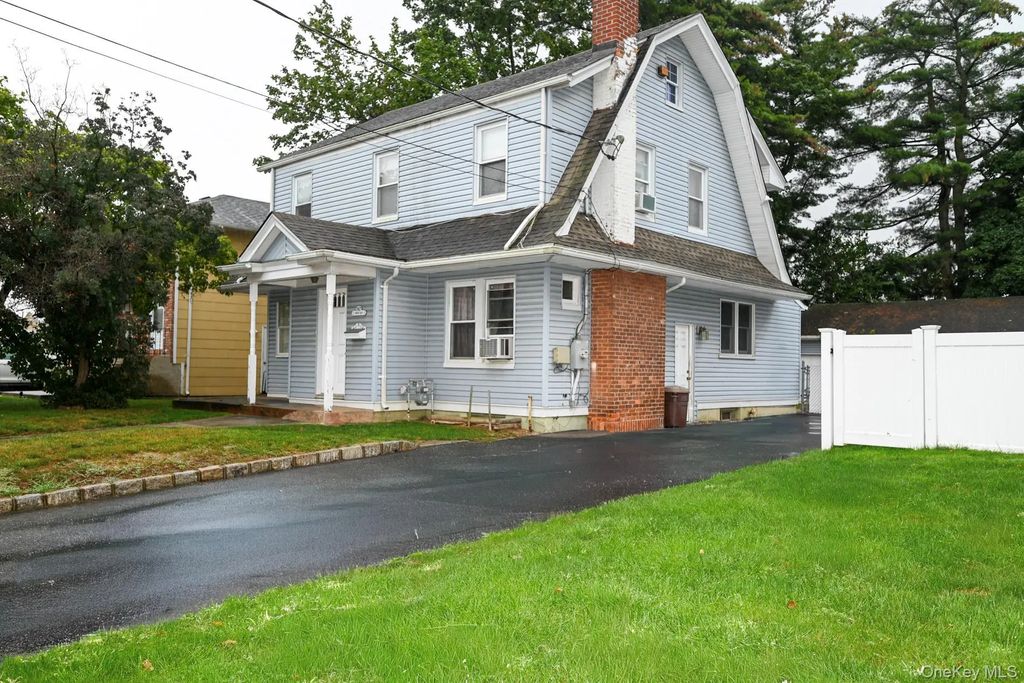 167 Banbury Road, Mineola