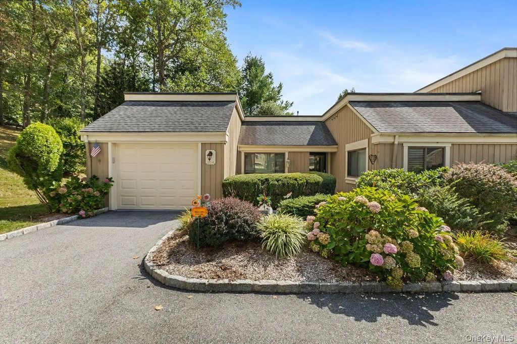 20 Heritage Hills # A, Somers