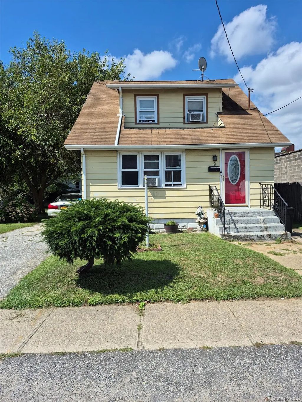 9 Watkins Street, Lynbrook