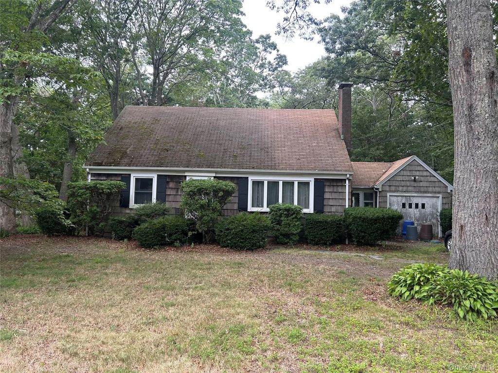 74 Oregon Avenue, Medford