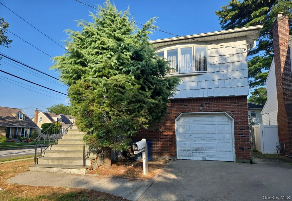 209 N Grove Street, Valley Stream