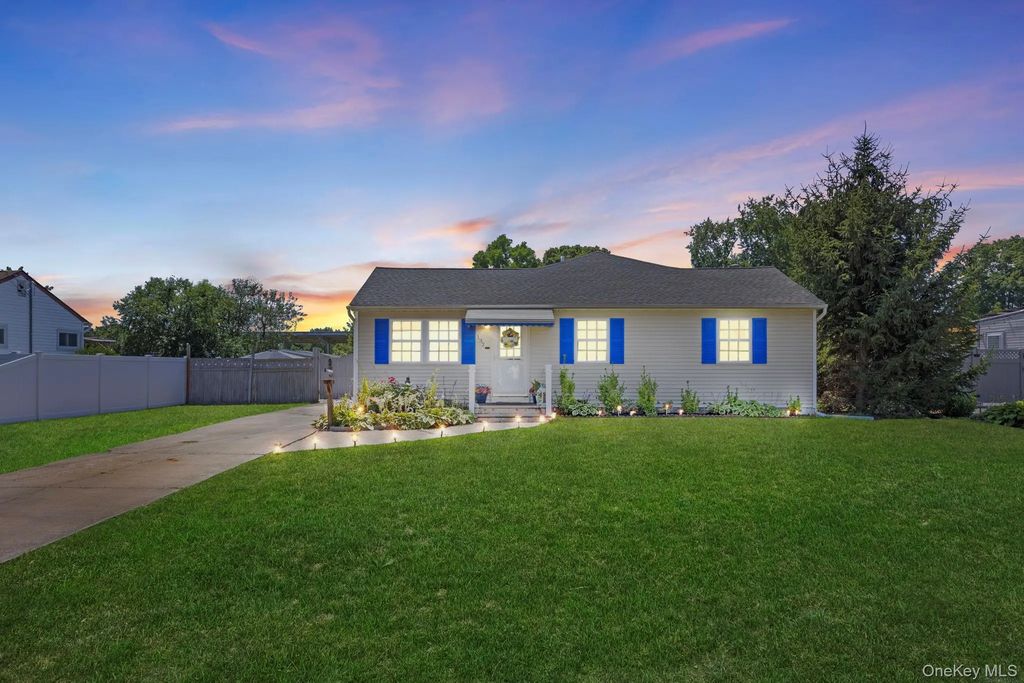 132 Garden City Street, Bay Shore