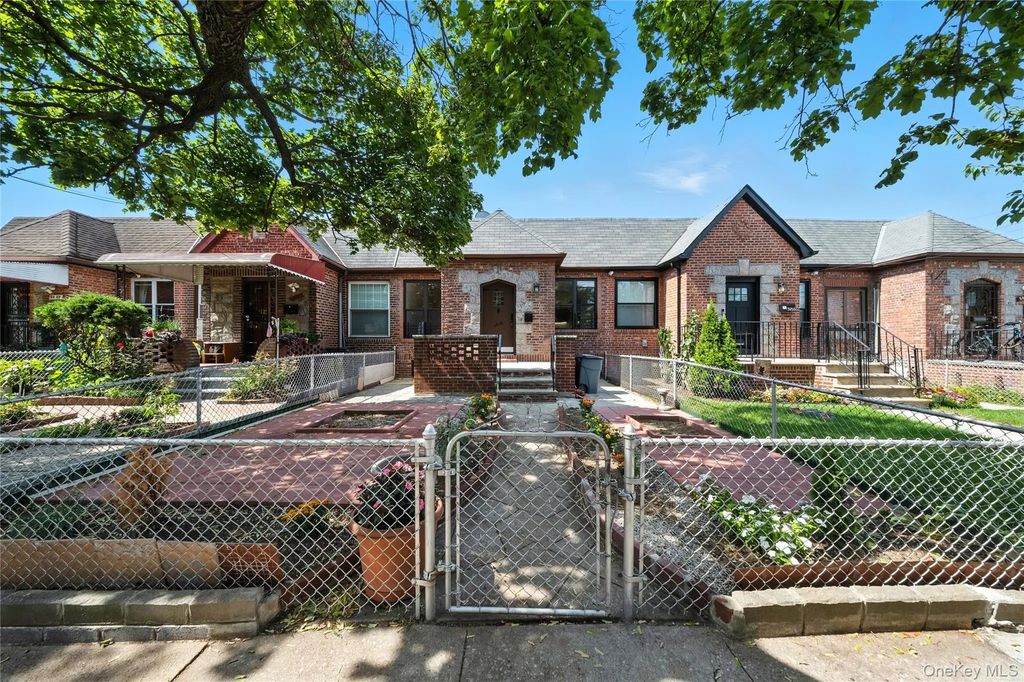 5958 69th Place, Maspeth