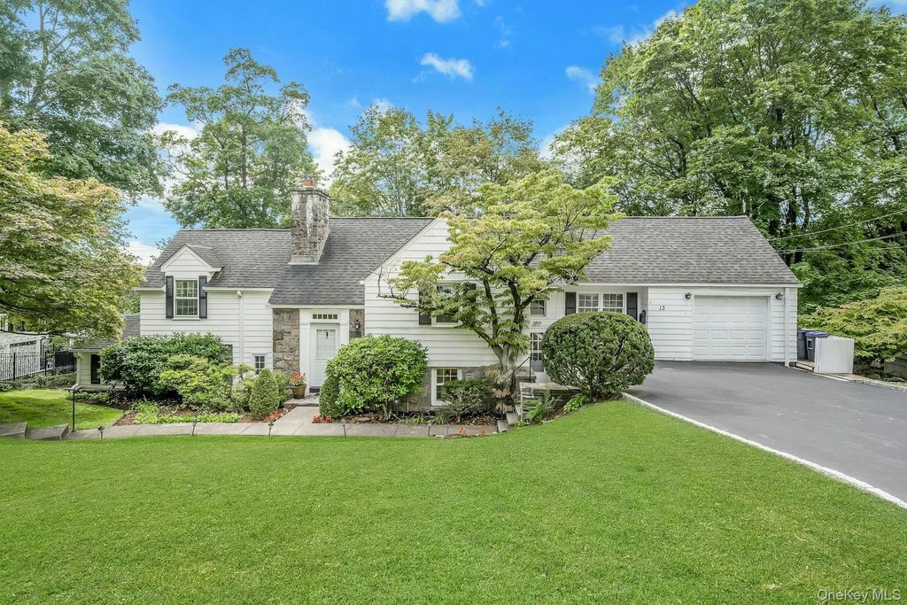 13 Barksdale Road, White Plains