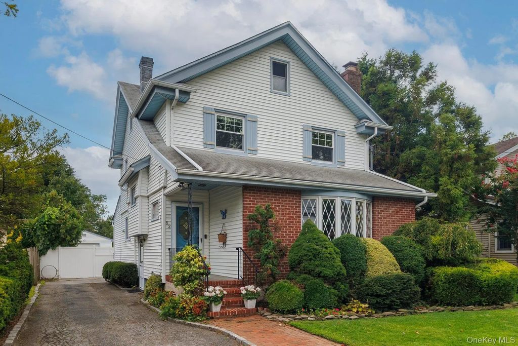 82 Robertson Road, Lynbrook