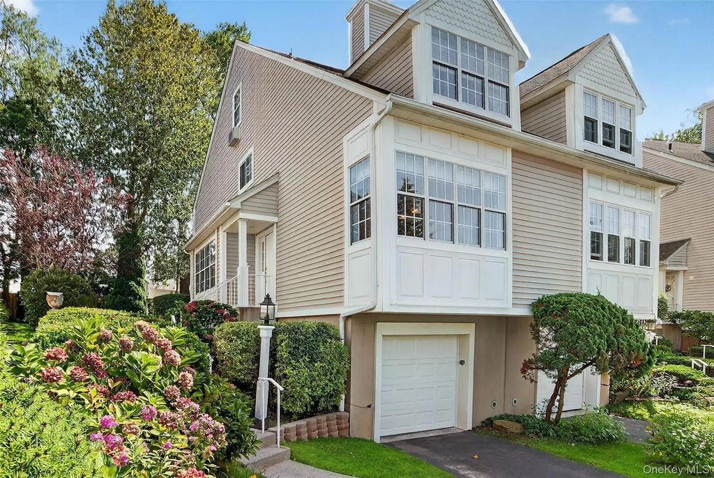 35 Roundtop Road, Yonkers