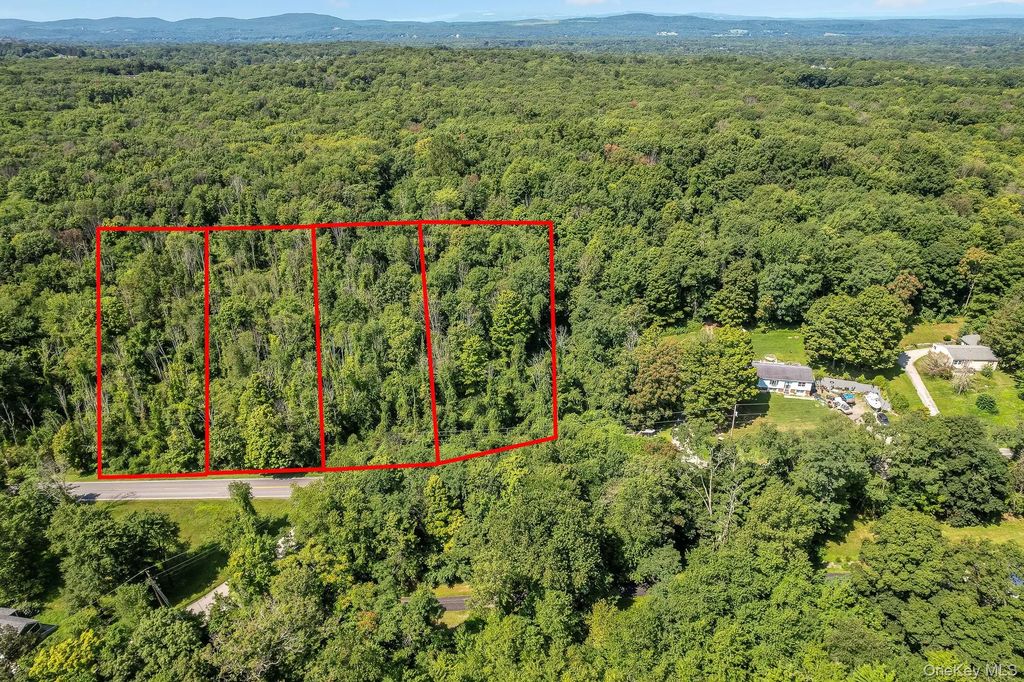 155 S Quaker Lane, Hyde Park