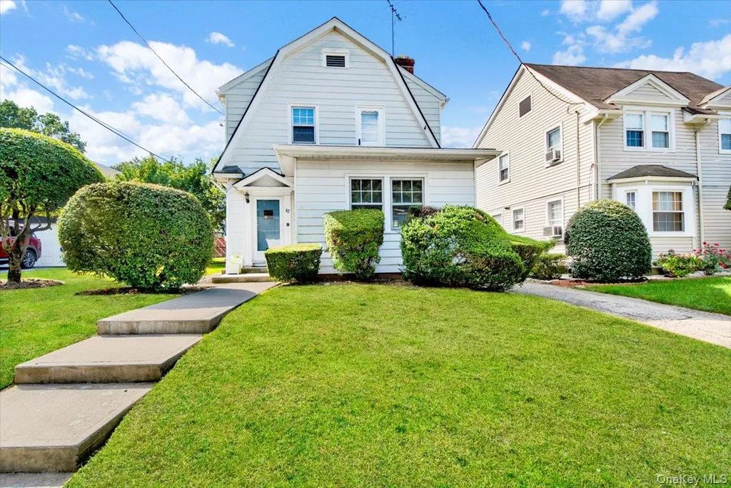 62 Dover Lane, Yonkers