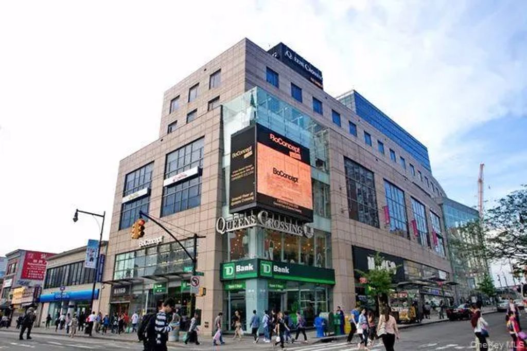 136-20 38th Avenue # 3j, Flushing