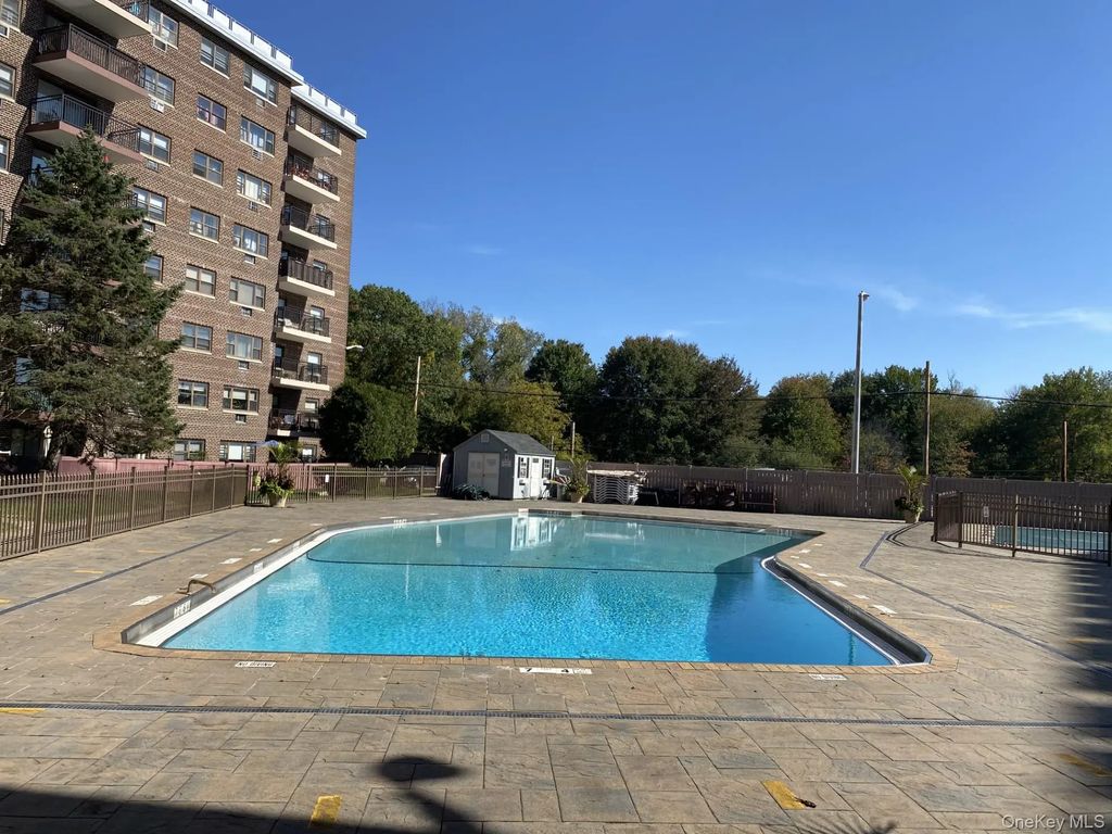 200 Diplomat Drive # 5p, Mount Kisco