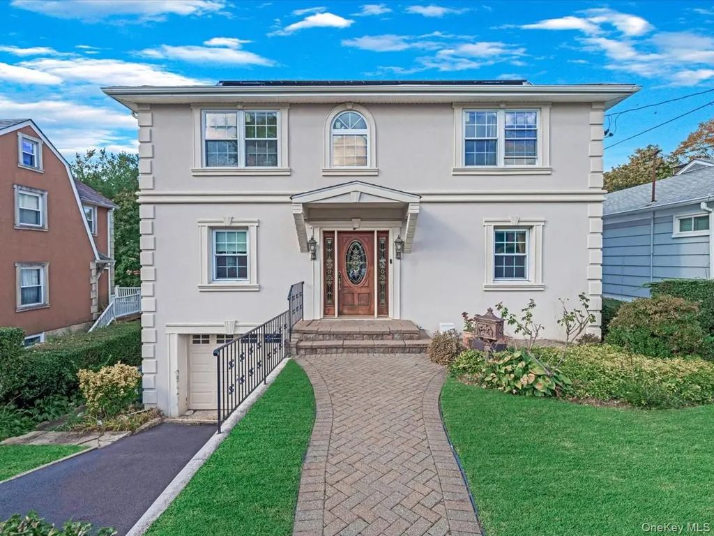 33 Berkshire Road, Yonkers