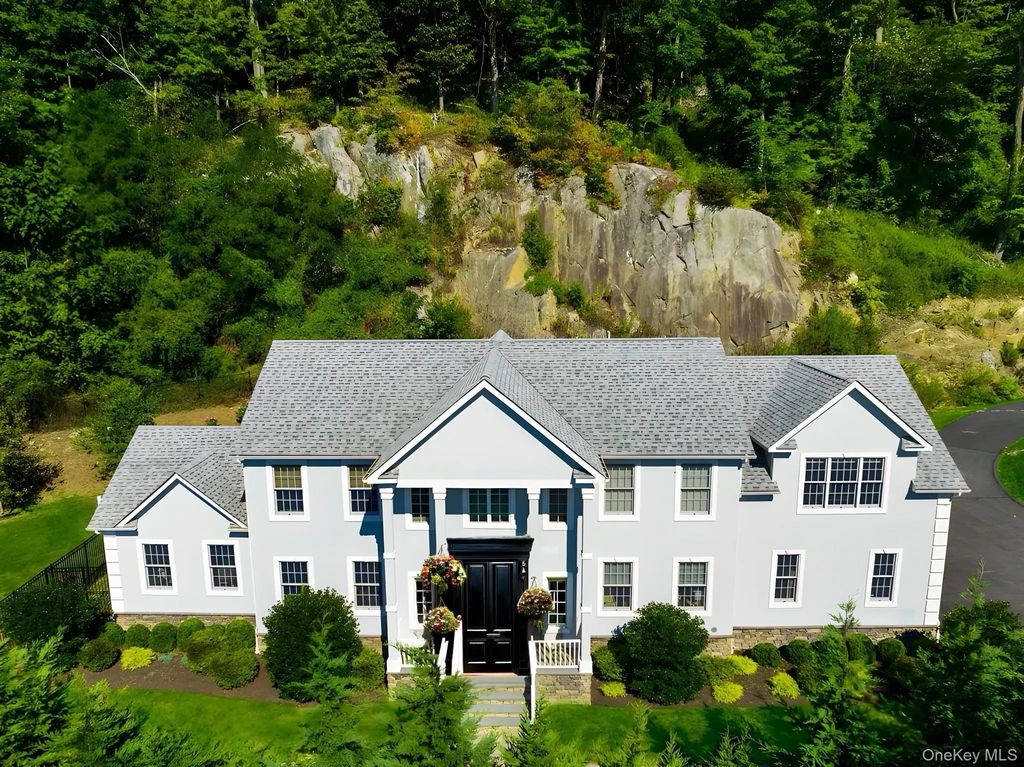 260 Mill River Road, Chappaqua