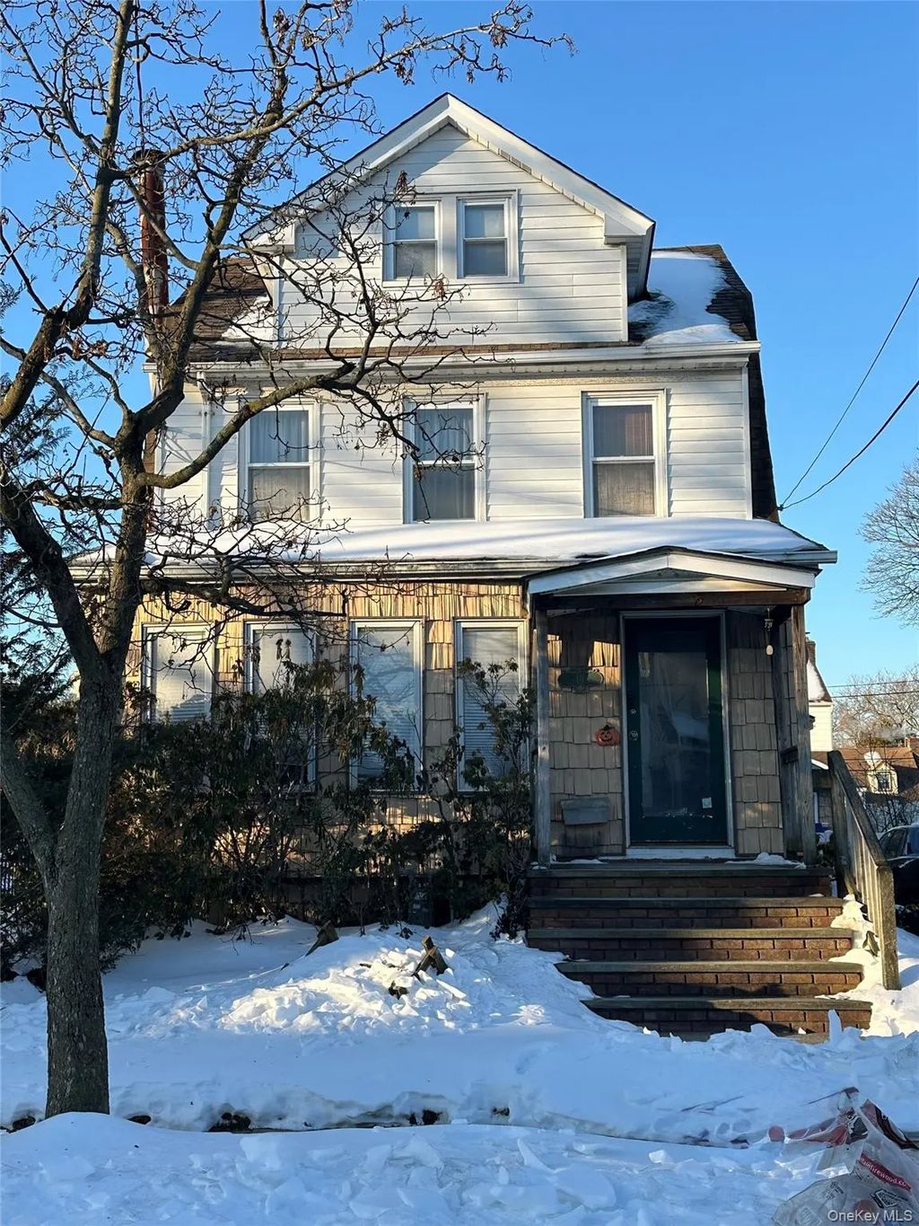 19 Everett Street, Lynbrook