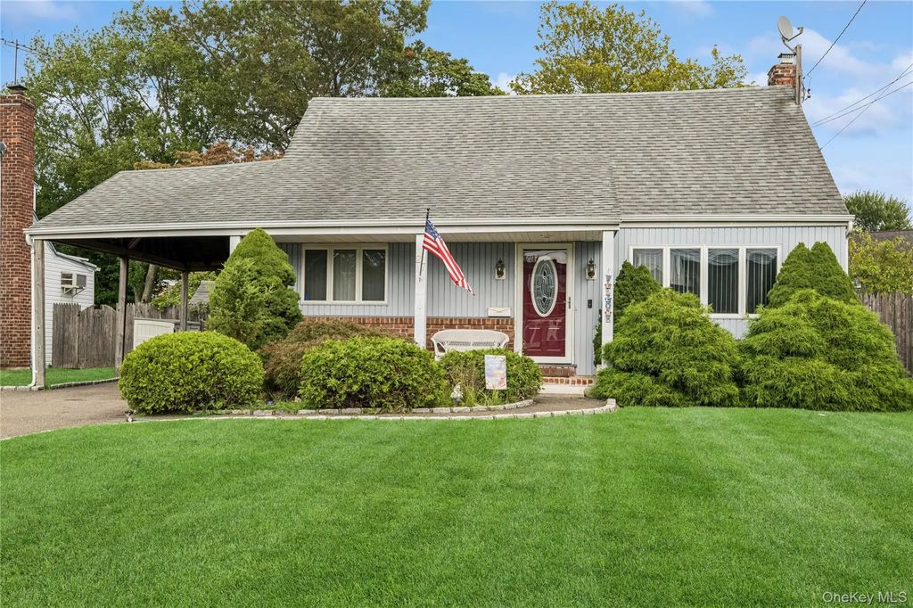 27 Mell Drive, North Babylon