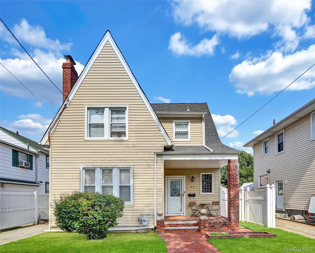 97 E Beverly Parkway, Valley Stream