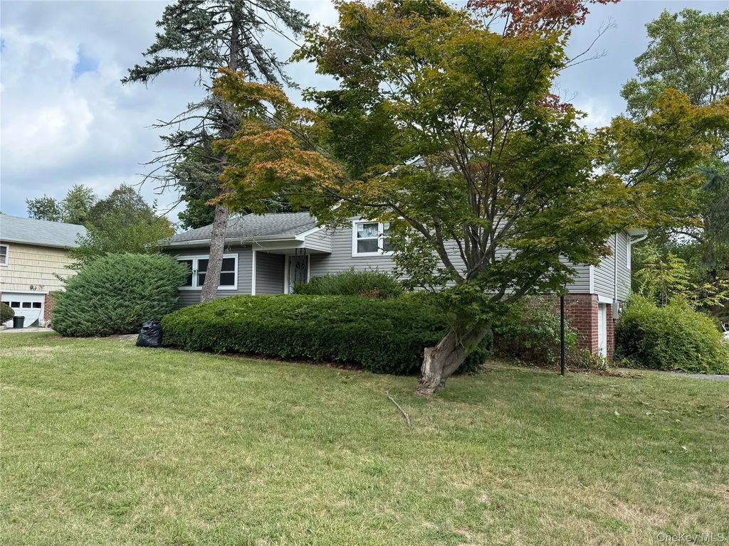 6 Albermarle Avenue, Huntington Station
