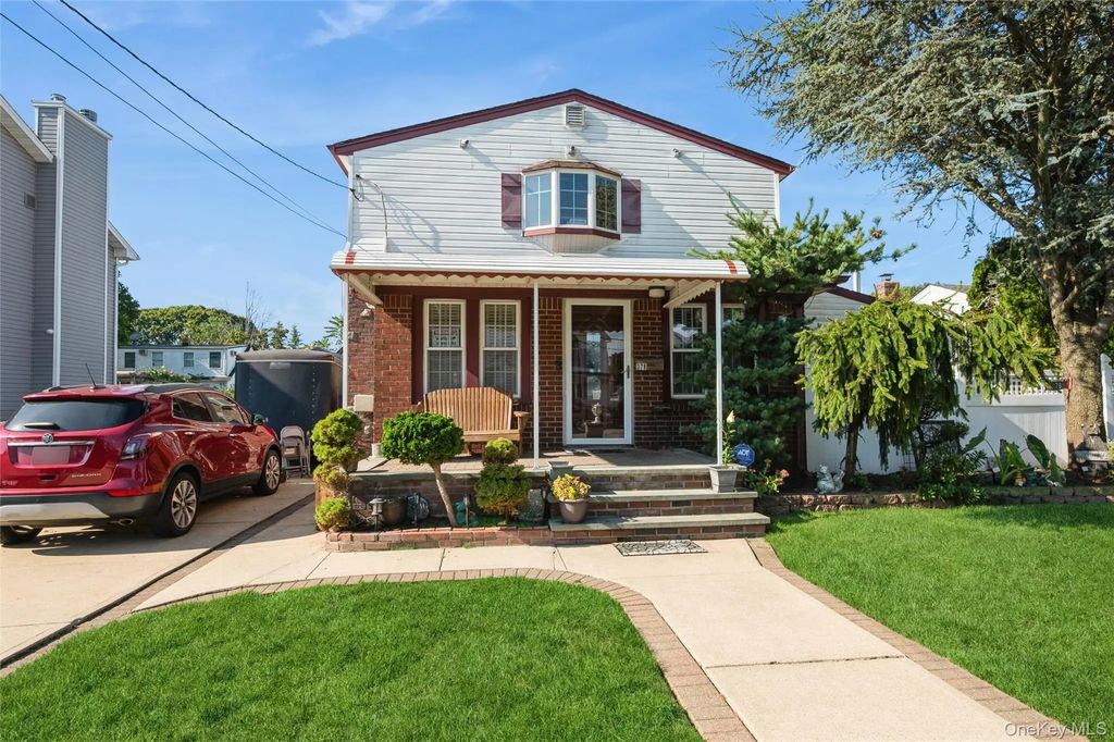 378 Starke Avenue, East Meadow
