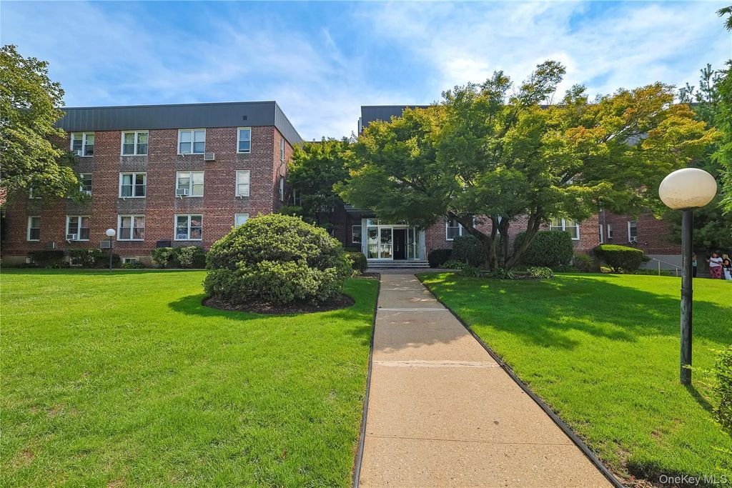 530 Dubois Avenue 1b, Valley Stream