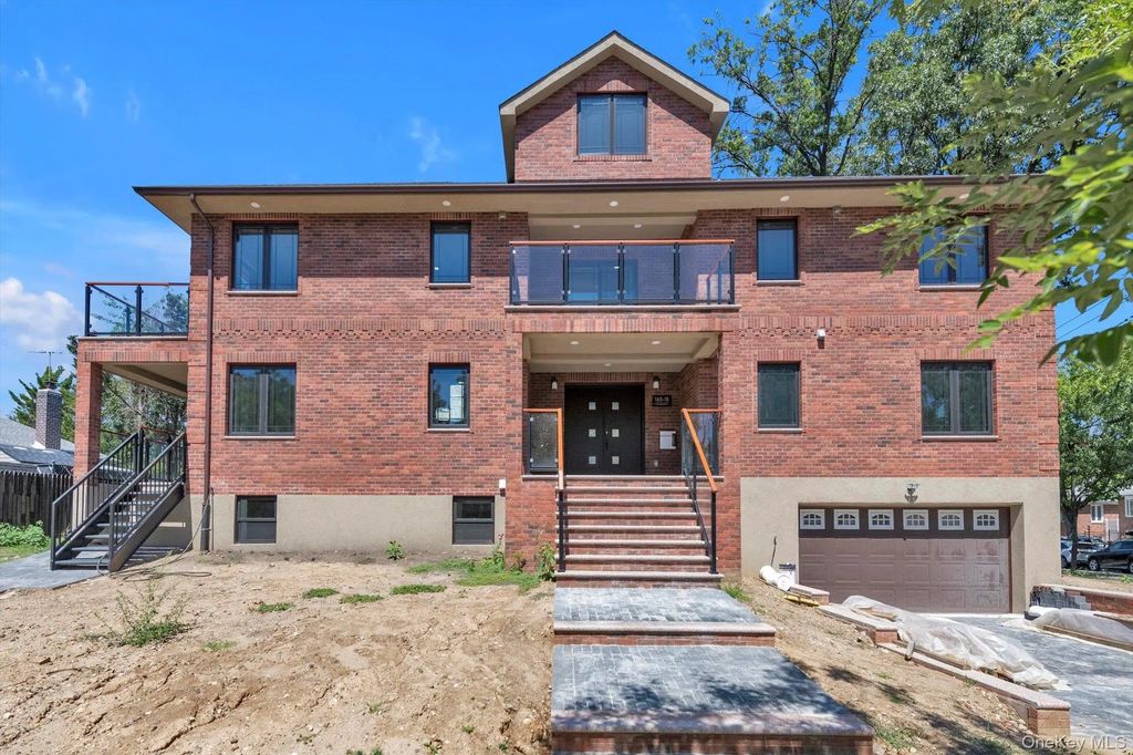 16515 Cross Island Parkway, Whitestone