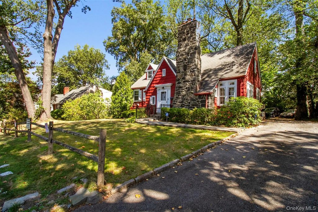 44 Shelburne Road, Yonkers