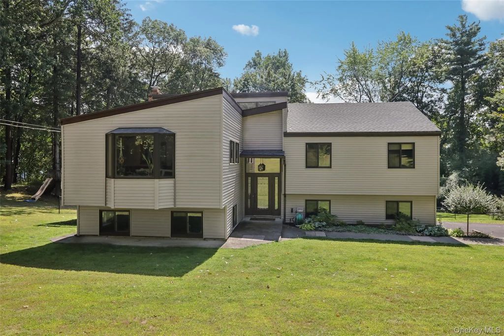 54 Kings Ridge Road, Mahopac
