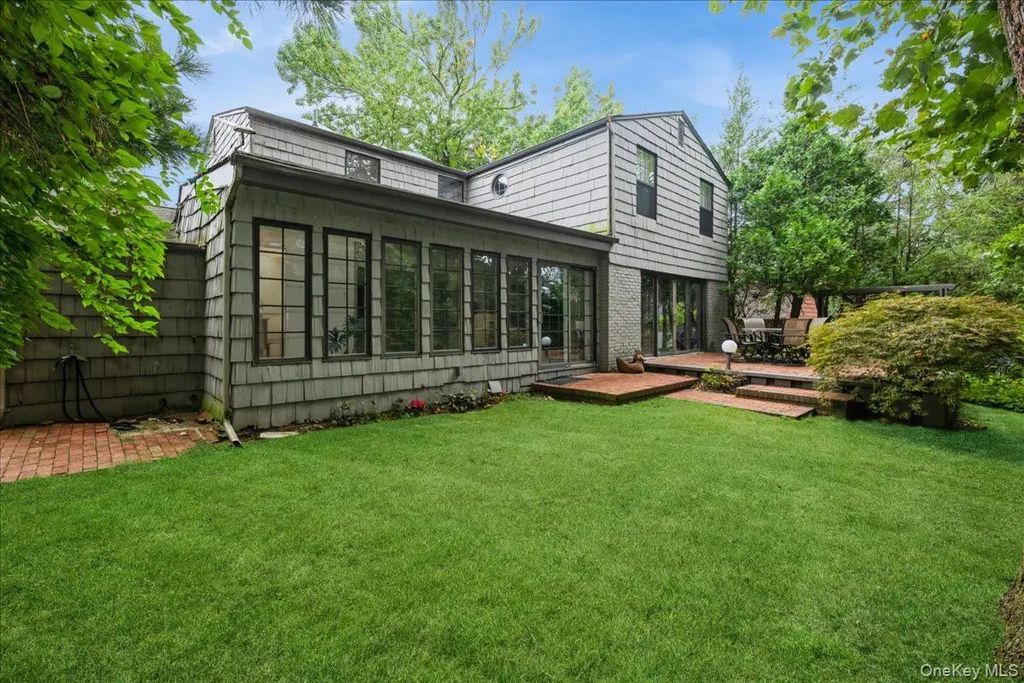 9 Circle Lane, East Hills