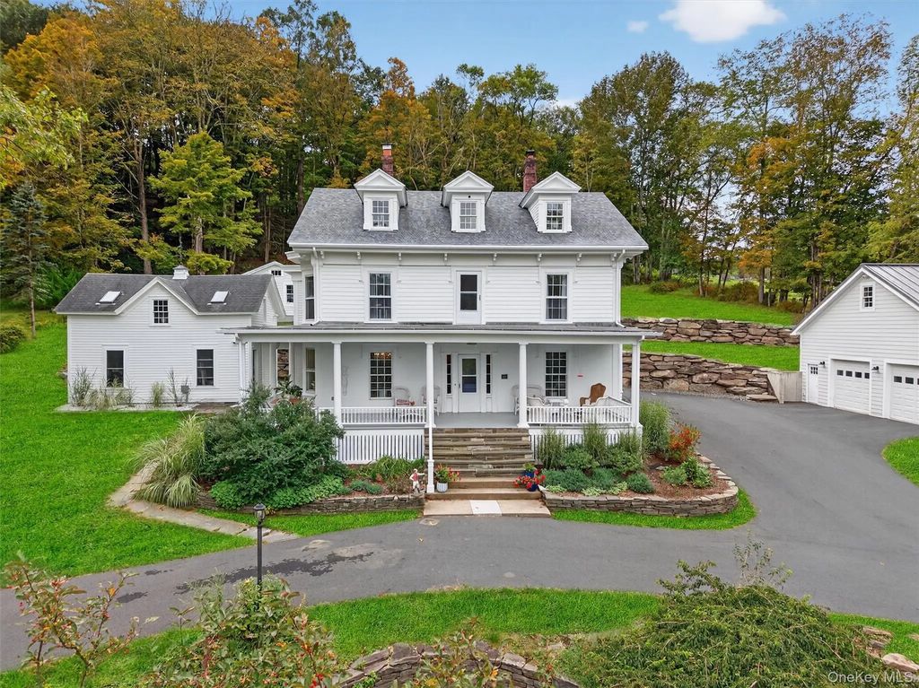 1657 River Road, Other