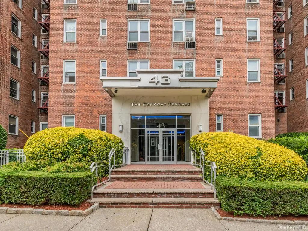 43 Bronx River Road # 2m, Yonkers