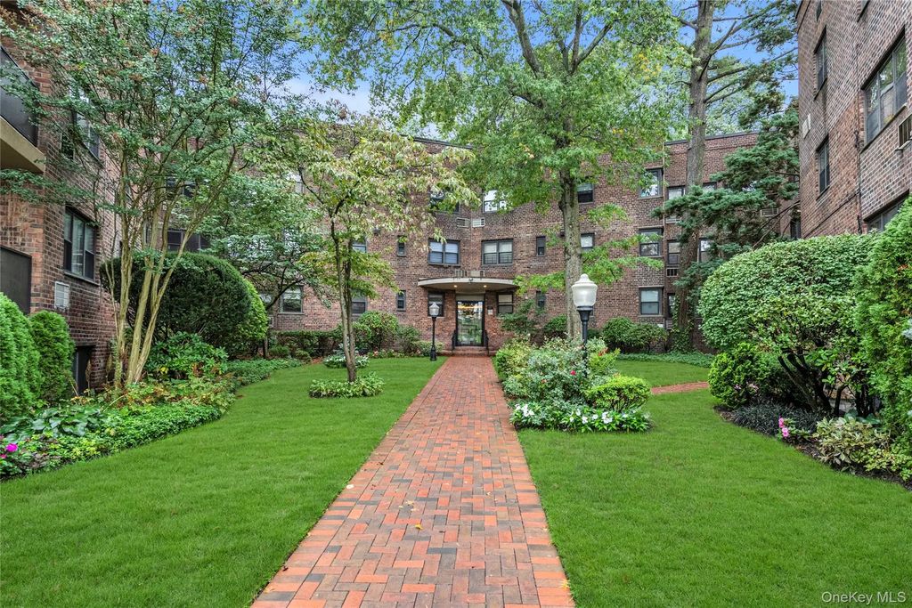 50 Brompton Road # 2l, Great Neck